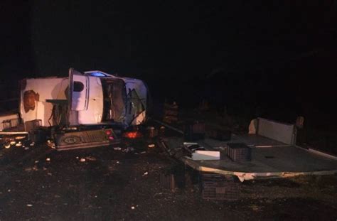 Impactante Choque Entre Una Trafic Y Una Camioneta En El Norte Sin