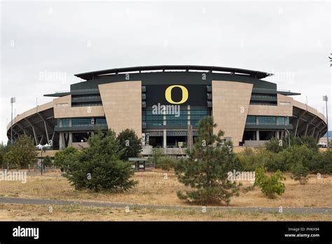 Oregon football stadium hi-res stock photography and images - Alamy