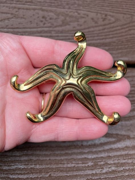 Vintage Starfish Brooch Realistic Gem