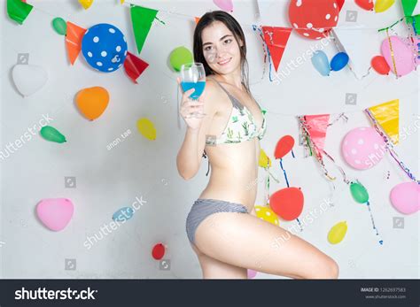Sexy Hot Girl Wearing Bikini Dancing Foto Stock Shutterstock