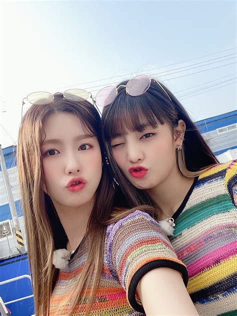 Miyeon And Minnie Cho Miyeon G Idle G Idle Gidle Idle Korea Kpop