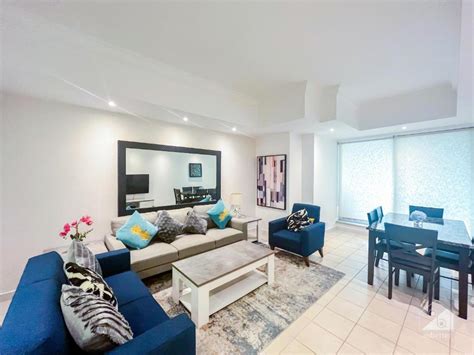 Stunning & Spacious Apt with Balcony Dubai Marina, Dubai (updated ...