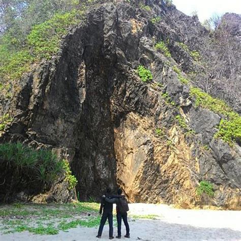 Menikmati Indahnya Pantai Dan Gua Langit Di Sawarna BERITA TRAVELLING