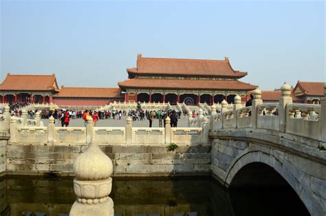 La Puerta De La Armon A Suprema El Complejo De Palacio De Ciudad