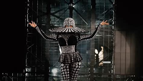 Beyoncé Exudes Afrofuturism And Dominance During Philly's Renaissance ...