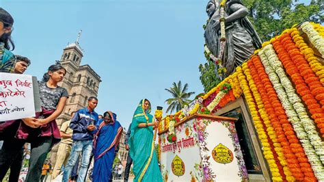 Rich Tributes Pour In For Education Reformist Savitribai Phule