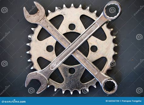 Workshop Tools Wrench Cross Stock Photo - Image of vignet, tools: 66556728