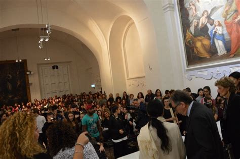 Carla Fracci Presenta Al Suor Orsola Il Suo Libro Passo Dopo Passo