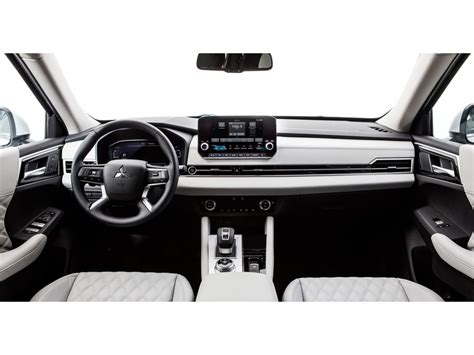 2023 Mitsubishi Outlander: 53 Interior Photos | U.S. News