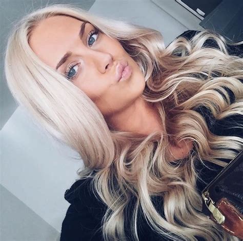 Pin By Torbicaaa On Blondie Long Hair Styles Hair Styles Hair