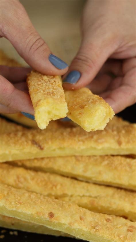 Palitinhos de Queijo e Alho Esses Palitinhos de Queijo e Alho são uma