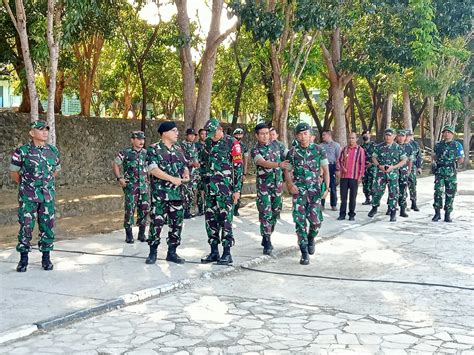 Pimpin Upacara Penutupan Latihan Pratugas Pamtas Yonif Rk Syb Ini