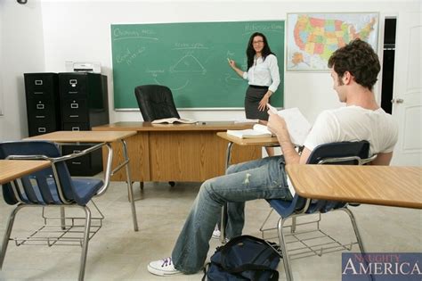 Gina Rome Gina Rome Drops Down Her Mobile Porn