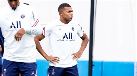 Mercato Psg Kylian Mbappé Affiche Une Position Claire En Coulisses