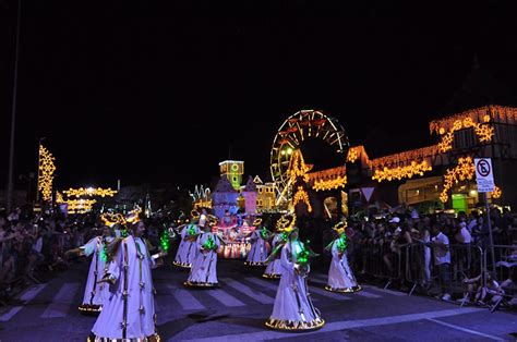 Desfile do Natal em Blumenau acontece na noite deste sábado Oauditorio