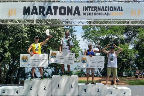 Atletas de Umuarama conquistam títulos na Maratona Internacional de Foz