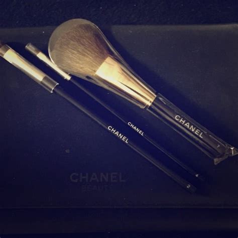 Chanel makeup brushes set of 3 | Makeup brush set, Chanel brushes, Chanel makeup