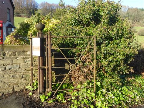 Gate Pontypool Park Estate Usk Road Pontypool 21 Januar Flickr