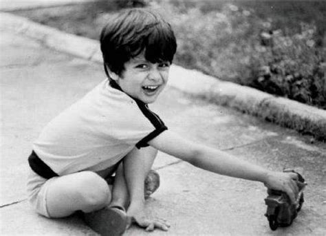 Shahid Kapoor Fanpage: Shahid Kapoor -Childhood And Teenage