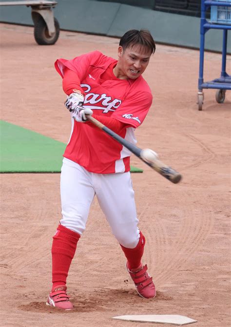 広島田中広輔「まずは自分の練習」若手に交じり汗 ランチ特打ロングティー プロ野球写真ニュース 日刊スポーツ