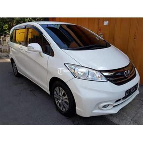 Mobil Honda Freed E PSD Bekas Tahun 2013 Mulus Low KM Normal Harga Nego