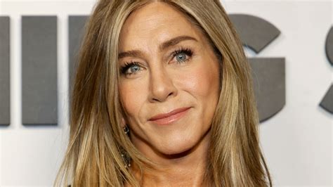 Jennifer Aniston Wows In Bikini And Boyfriend Jim Curtis