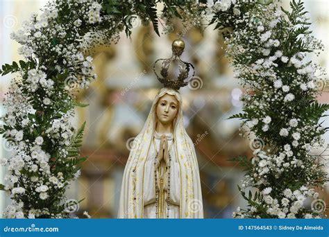 Estatua De La Imagen De Nuestra Se Ora De F Tima Imagen De Archivo