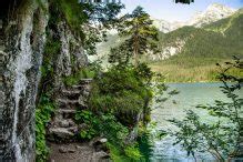 Lago Di Tovel Come Arrivare Cosa Fare Il Mistero Del Lago Rosso