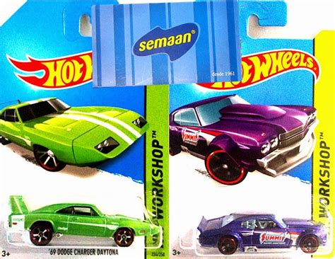 T Hunted O lote J de 2014 da linha básica Hot Wheels