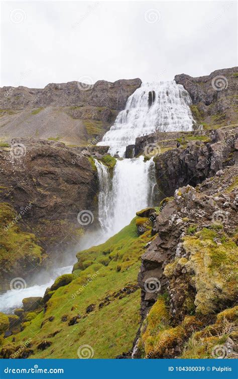 Cascada Hermosa De Dynjandi En Islandia Imagen De Archivo Imagen De