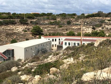 Lampedusa Hotspot Al Collasso