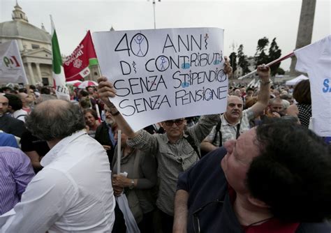 Europee Volti E Striscioni Al Comizio Di Renzi A Piazza Del Popolo