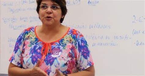 G1 Professora da faculdade de Nutrição vence eleição para reitoria da