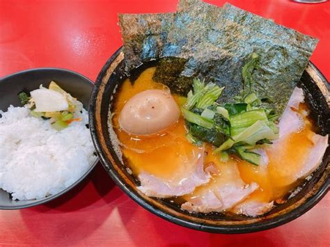 『チャーシュー麺＋味玉＋ライス』家系総本山 ラーメン吉村家のレビュー ラーメンデータベース