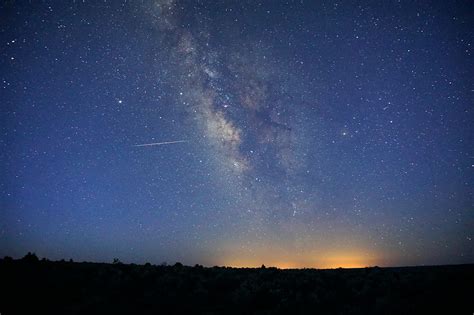 See Up To 18 Meteors Per Hour During The Lyrid Meteor Showers In April