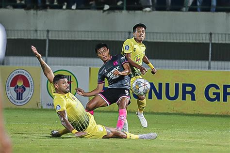 Persita Kalah Dari Barito Putera Luis Edmundo Masalahnya Di Finishing