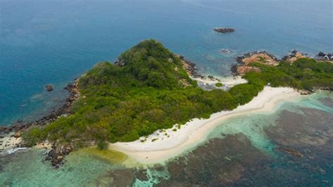 Premium Photo Top View Of Tropical Pigeon Island Sri Lanka