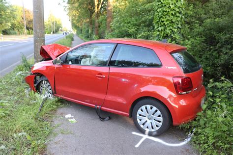 Pol Me Zwei Schwerverletzte Seniorinnen Bei Alleinunfall Langenfeld