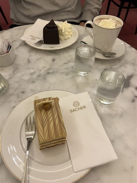 Gluten-Free Hash Browns in Innere Stadt, Vienna, Austria - 2025