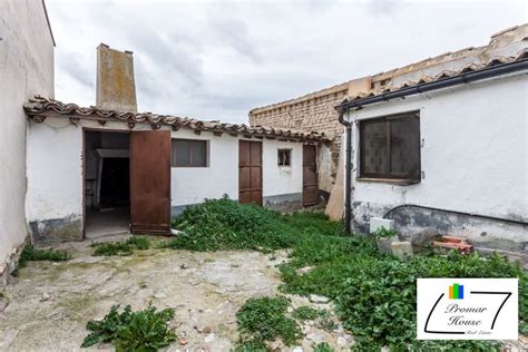 Chalet Adosado En Venta En Festera 29 San Juan De La Encinilla