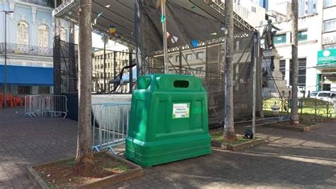 Prefeitura instala contêineres para coleta de resíduos recicláveis