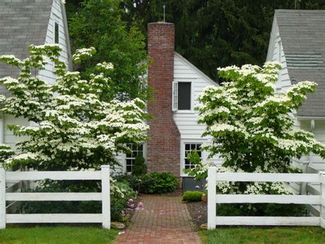 Country Style Fence Ideas - Town & Country Living