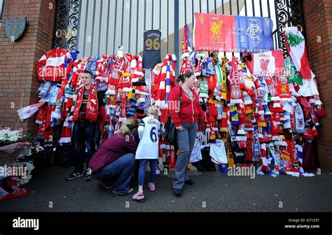 Soccer Hillsborough 25th Anniversary Memorial Service Anfield Stock