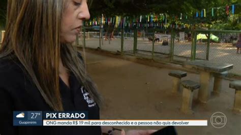 V Deo Diretora De Ong Faz Pix De R Mil Para Pessoa Errada Rj G