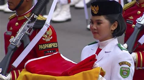 Upacara Penurunan Bendera Merah Putih Di Hut Kemerdekaan Ri Vlix Id