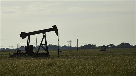 Oil Prices Rise On Anticipated Us Stockpile Draw In Us