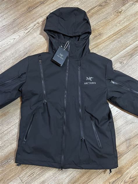 Вітровка Arcteryx: 1 350 грн. - Вітровки Рівне на Olx