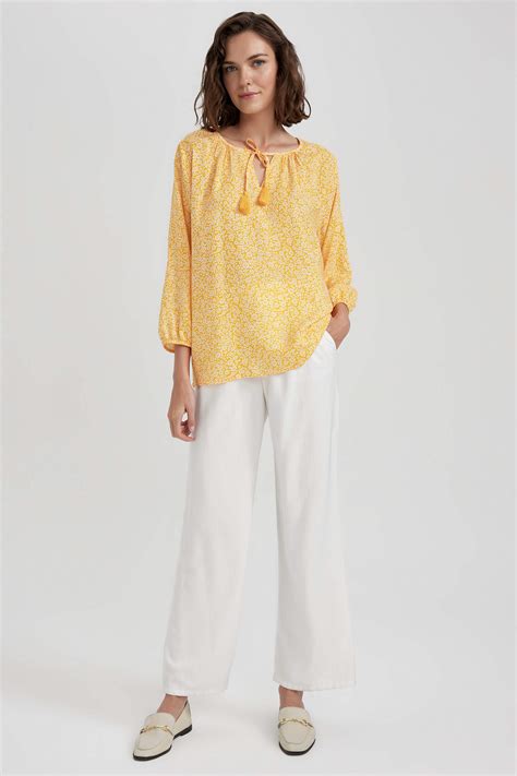 Yellow Woman Regular Fit Round Neck Long Sleeve Blouse 2817701 Defacto