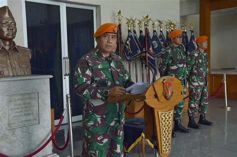 Dankopasgat Pimpin Acara Tradisi Pelepasan Dan Penyambutan Perwira