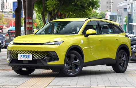 Фото — новый BAIC X55 (2025)
